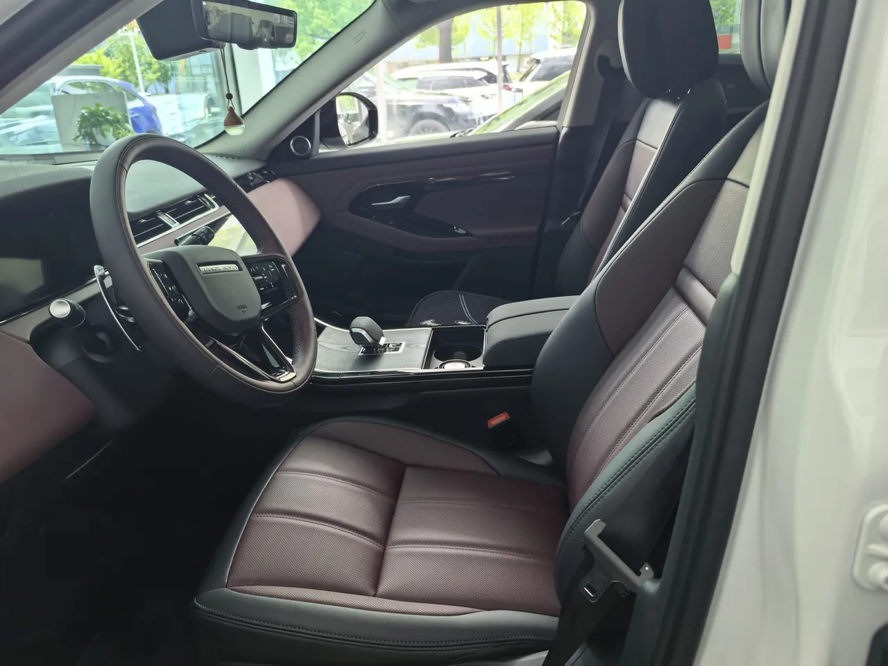 Land Rover 2026 Range Rover Aurora L 48V 2.0T SE Automatic 3