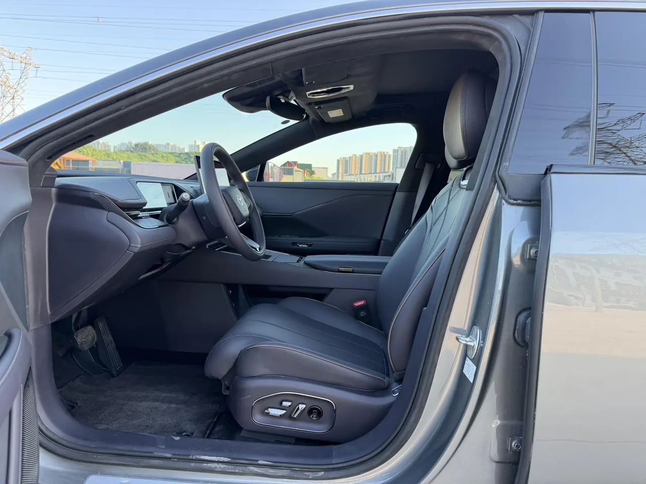 Toyota 2026 Platinum Intelligence 7 710 Ultra Laser Radar Edition Automatic Gear 4