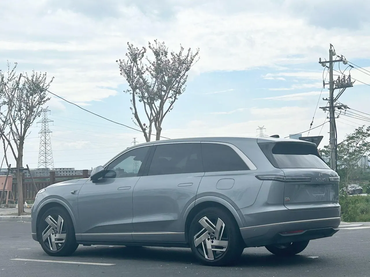 ONVO 2025 L90 Ultra Six‑Seater Automatic 4