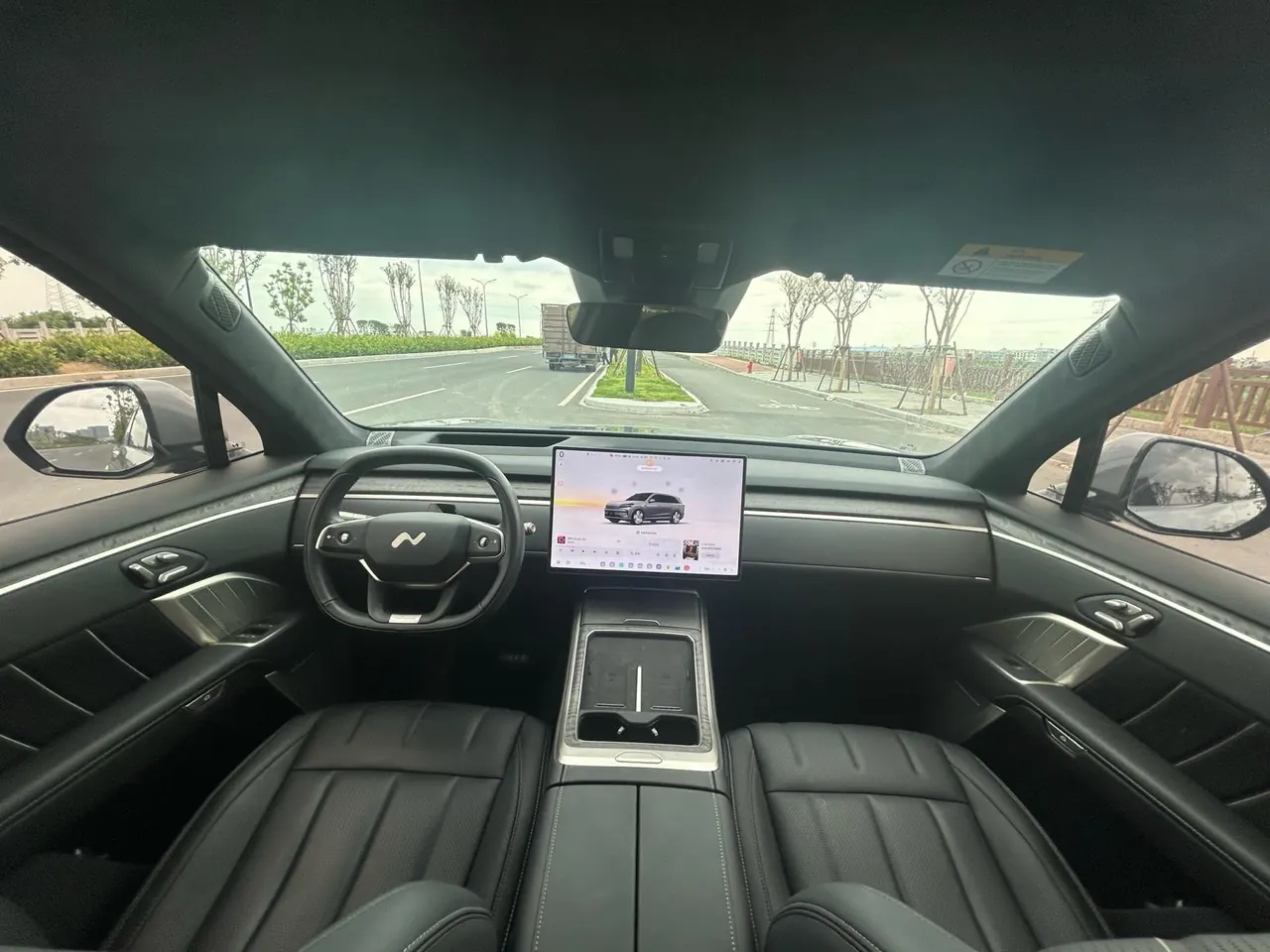 ONVO 2025 L90 Ultra Six‑Seater Automatic 9