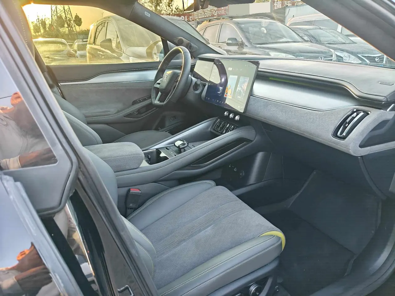BYD 2024 Song L EV 602km four-wheel drive excellent automatic gear 5
