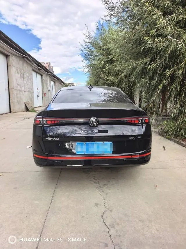 Volkswagen 2024 Magotan 2.0TSI 380TSI Premium Edition Automatic Gear 3