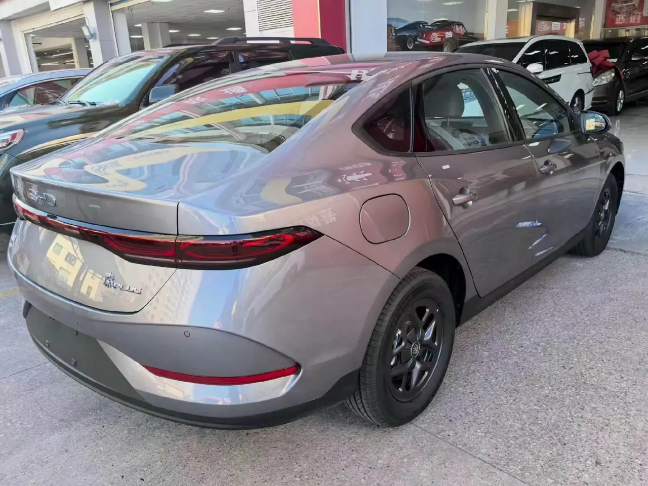 BYD 2026 Qin PLUS DM-i 1.5 CVT 128km Entry-Level Automatic 5