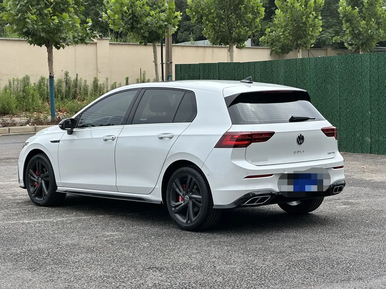 Volkswagen 2023 Golf 8 R-Line 1.4TSI 280TSI Lite Automatic 9