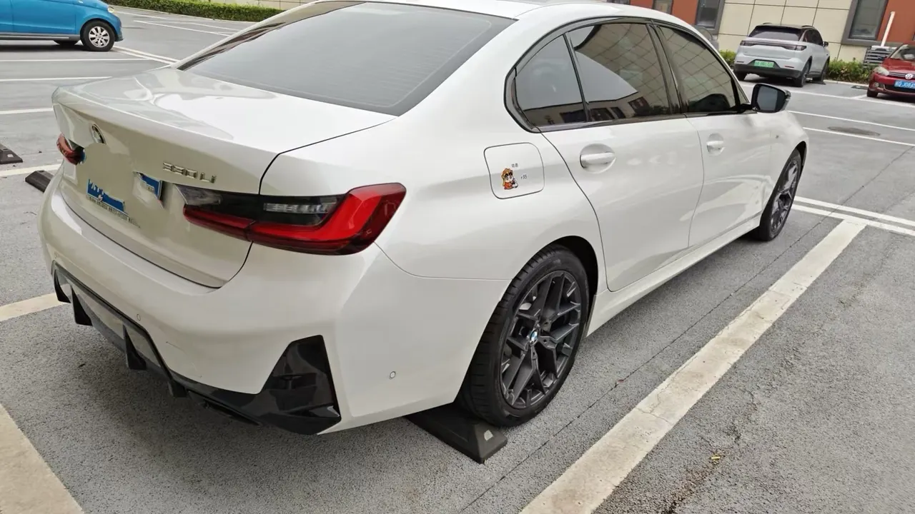 BMW 3 Series 2026 330Li 2.0T M Sports Obsidian Night Suit Automatic Gear 2
