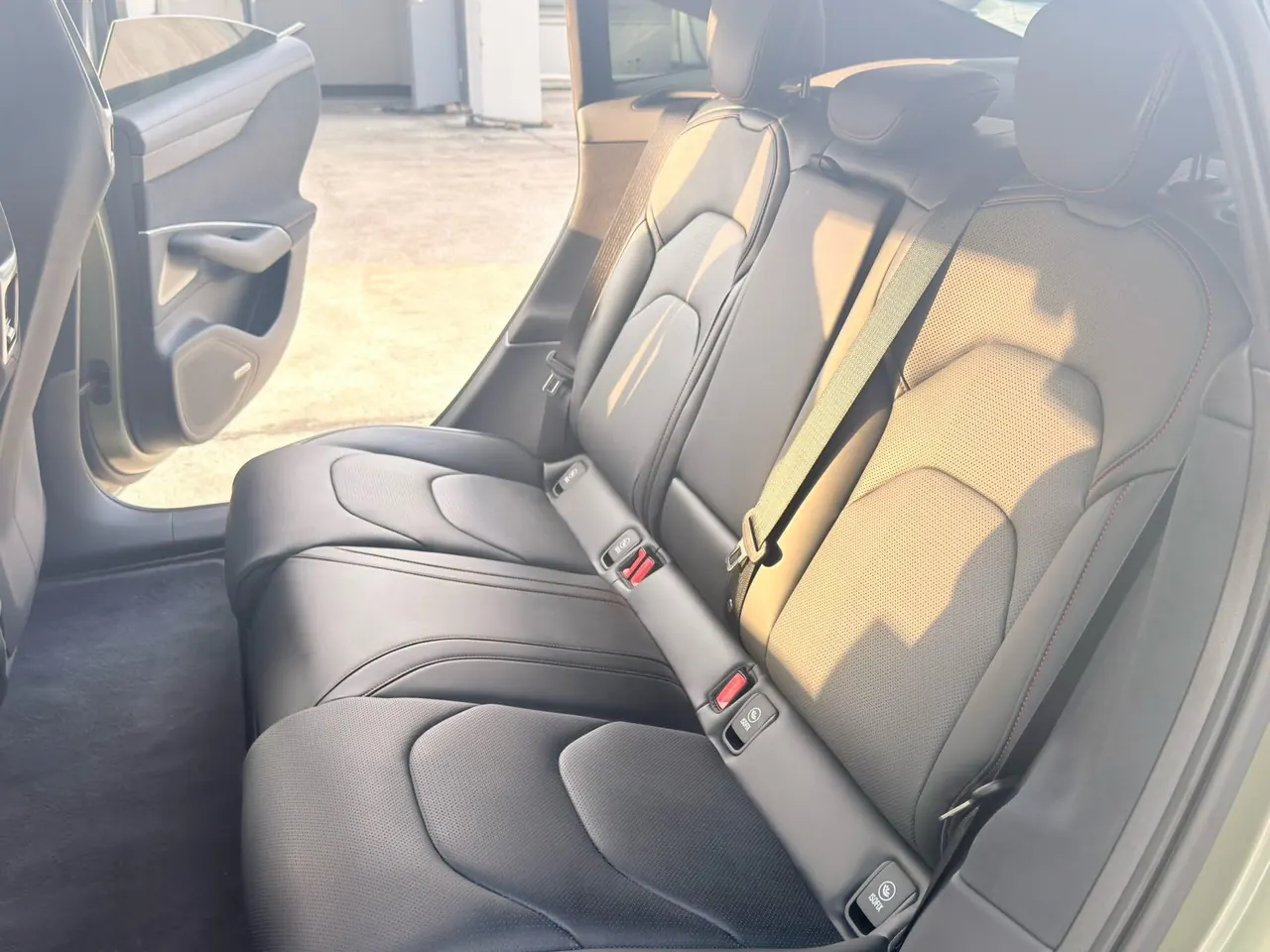 MI 2024 SU 7 830km Rear Drive Ultra Long Endurance High-end Smart Drive Pro Edition Automatic Gear 8