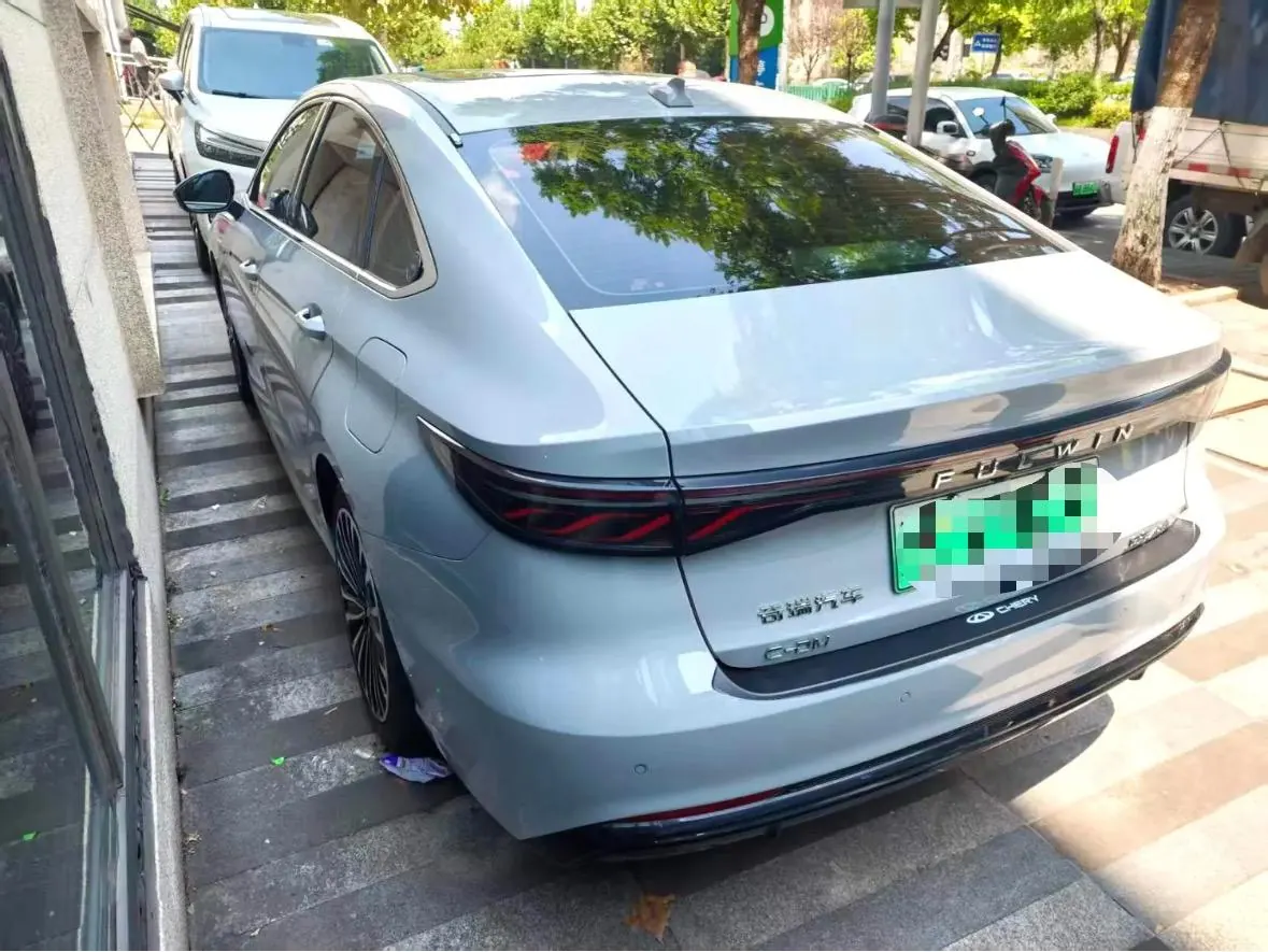 Chery 2025 Fengyun A8L 1.5TGDI 145km Luxury Automatic Gear 2