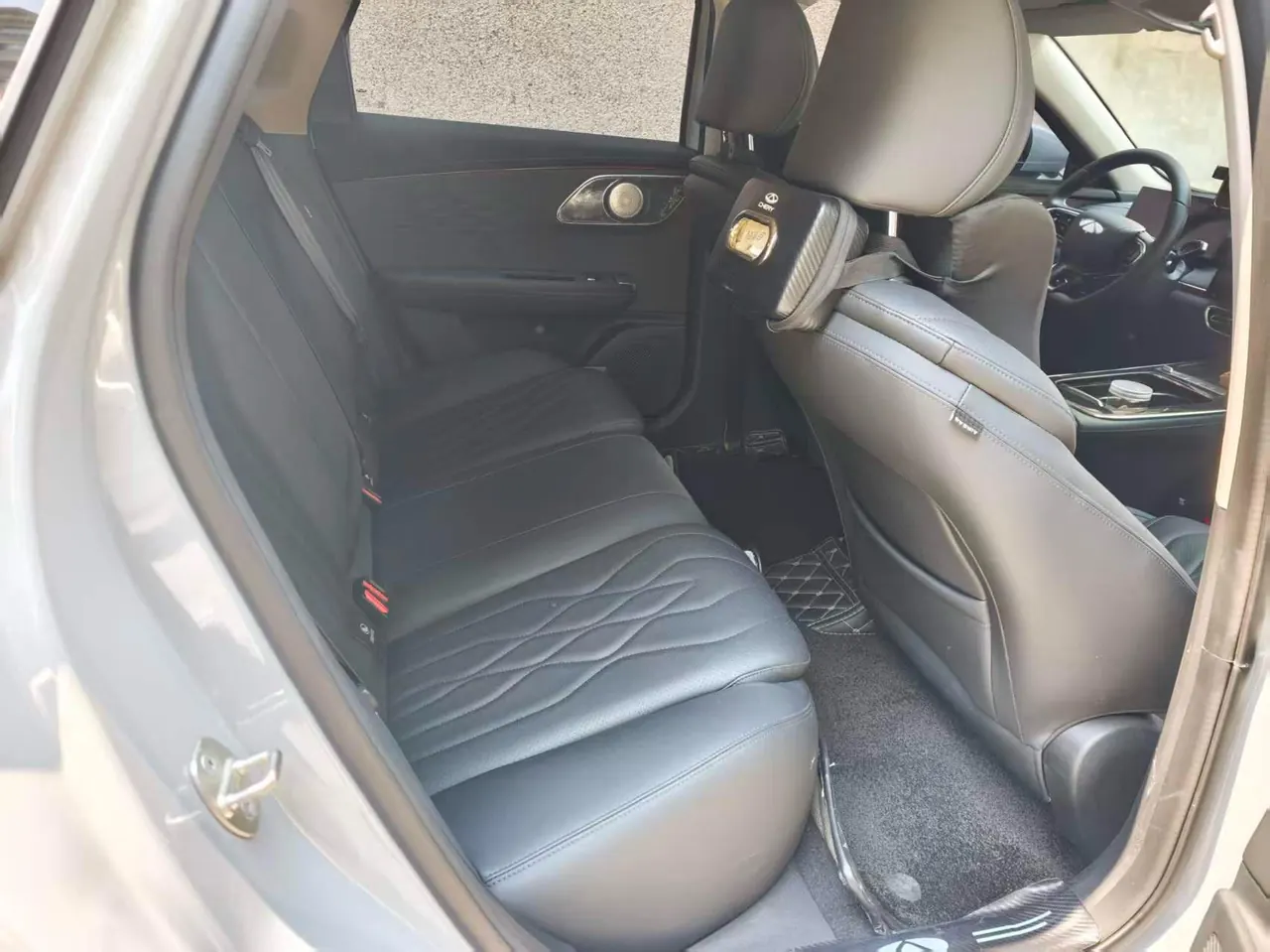 Chery 2025 Fengyun A8L 1.5TGDI 145km Luxury Automatic Gear 3