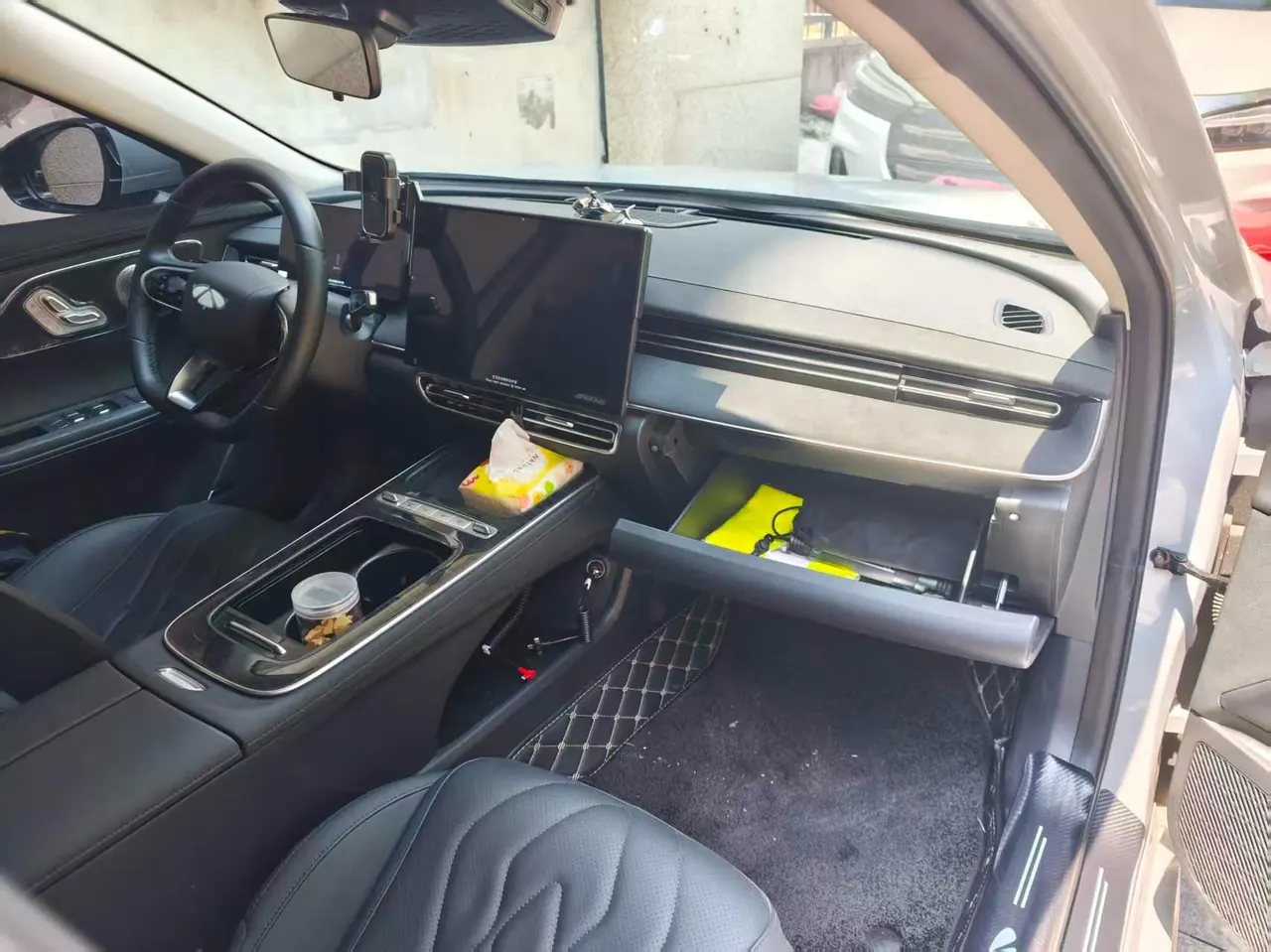Chery 2025 Fengyun A8L 1.5TGDI 145km Luxury Automatic Gear 4