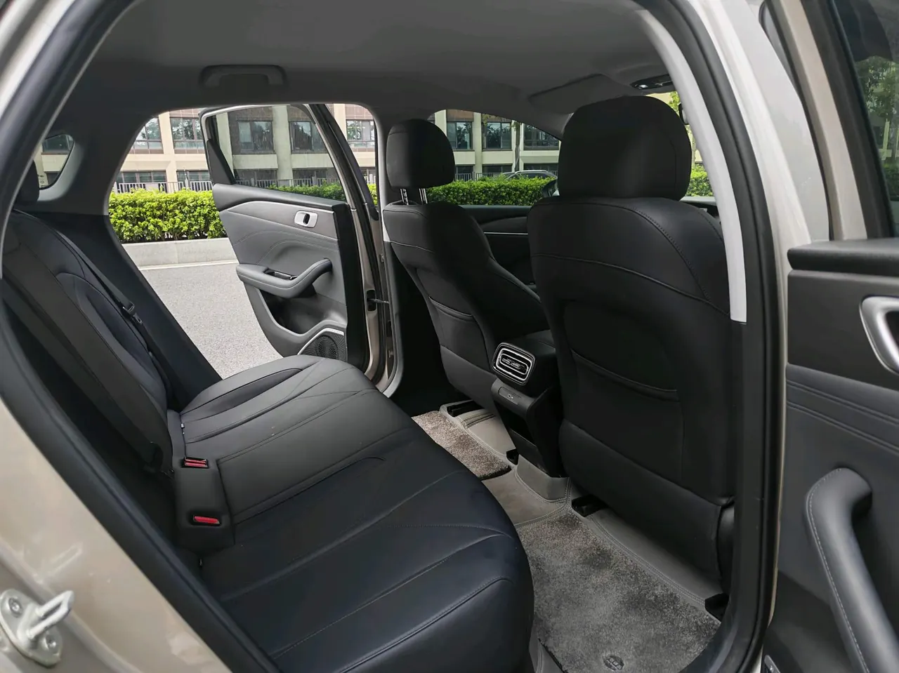 Geely Galaxy 2025 xingyao 6 EM-i 1.5 60km sailing version of automatic gear 14