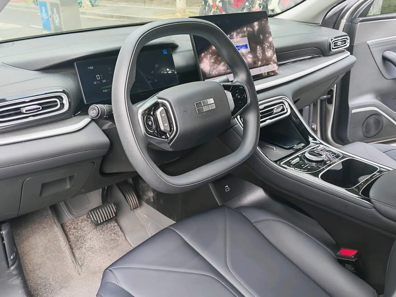 Geely Galaxy 2025 xingyao 6 EM-i 1.5 60km sailing version of automatic gear 8
