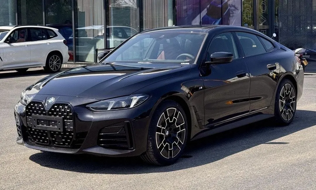 打开图片灯箱:BMW 4 Series (Imported) 2026 430i Four-Door Coupe 2.0T M Sports Obsidian Night Suit Automatic Gear