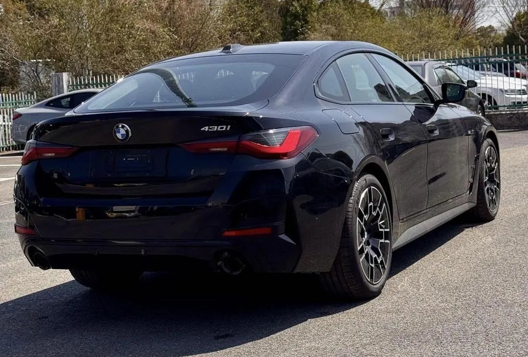 BMW 4 Series (Imported) 2026 430i Four-Door Coupe 2.0T M Sports Obsidian Night Suit Automatic Gear 3