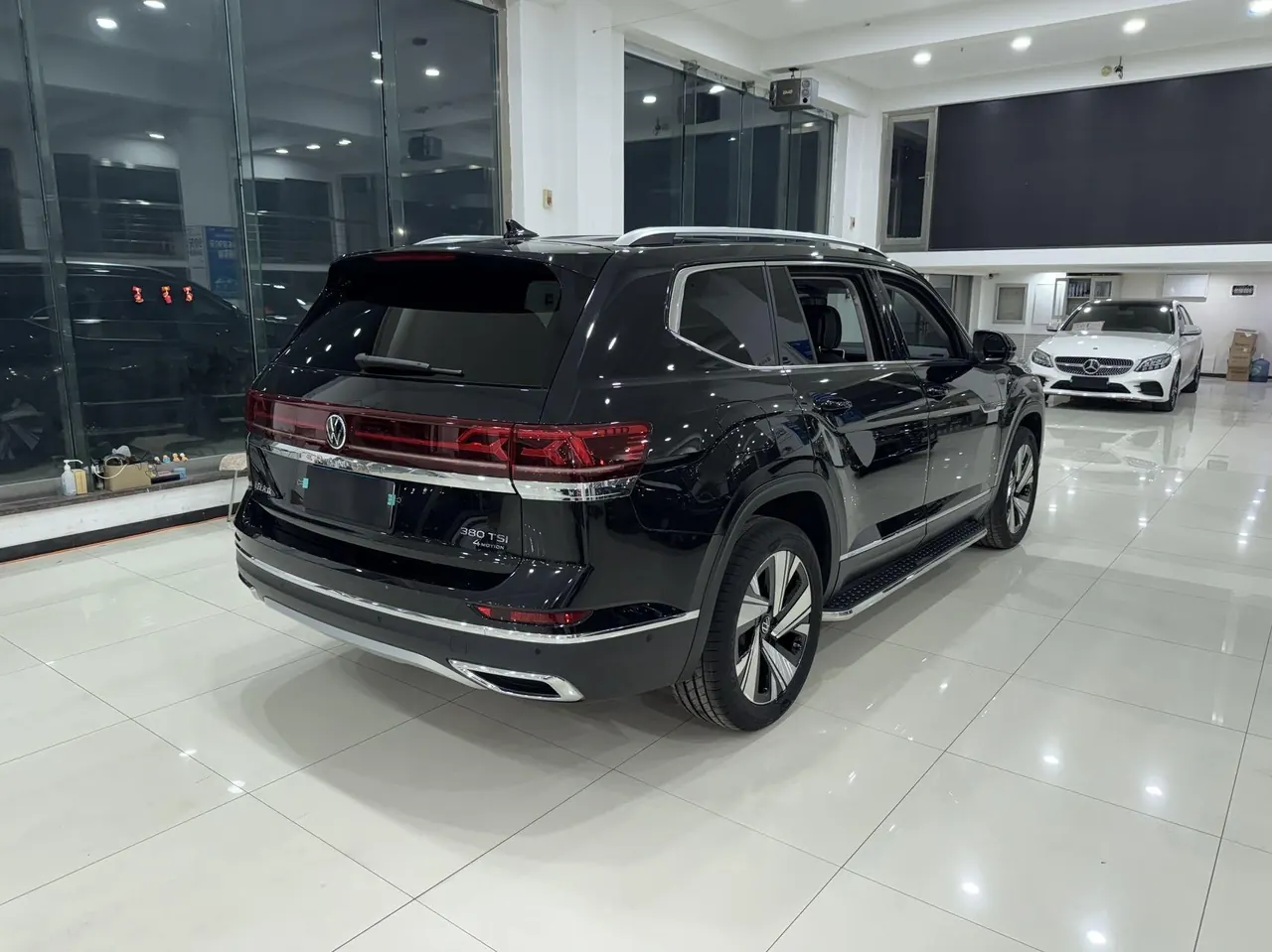Volkswagen 2024 Tuang 2.0TSI 380TSI 4WD Respect Deluxe Automatic Transmission 3