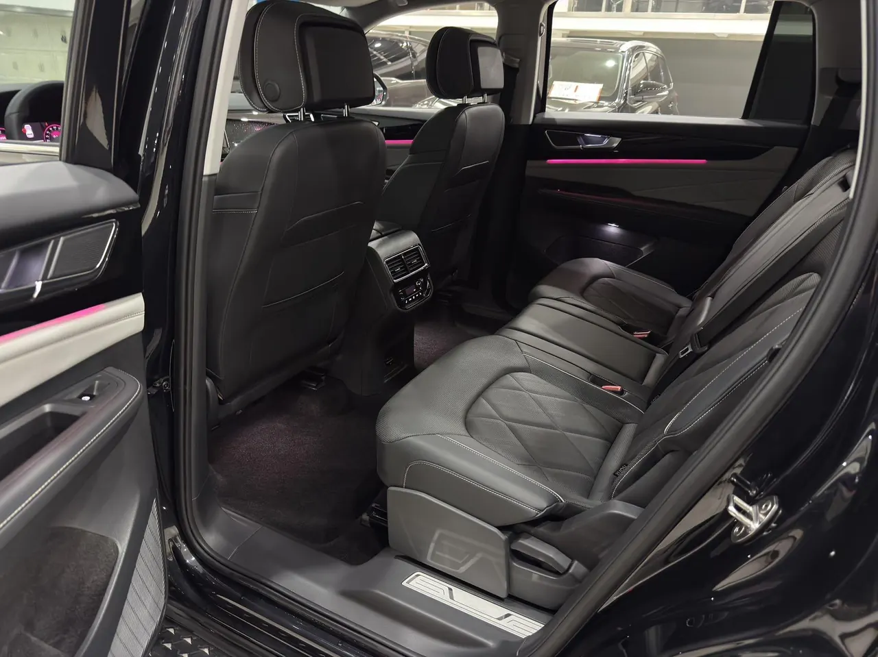 Volkswagen 2024 Tuang 2.0TSI 380TSI 4WD Respect Deluxe Automatic Transmission 6