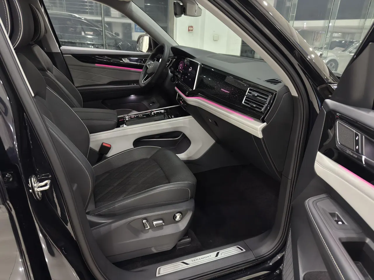 Volkswagen 2024 Tuang 2.0TSI 380TSI 4WD Respect Deluxe Automatic Transmission 7