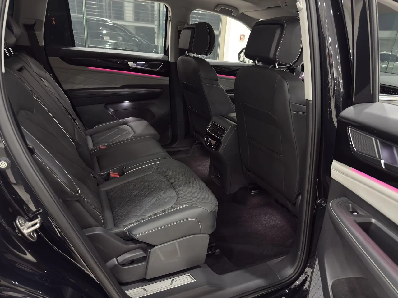 Volkswagen 2024 Tuang 2.0TSI 380TSI 4WD Respect Deluxe Automatic Transmission 8