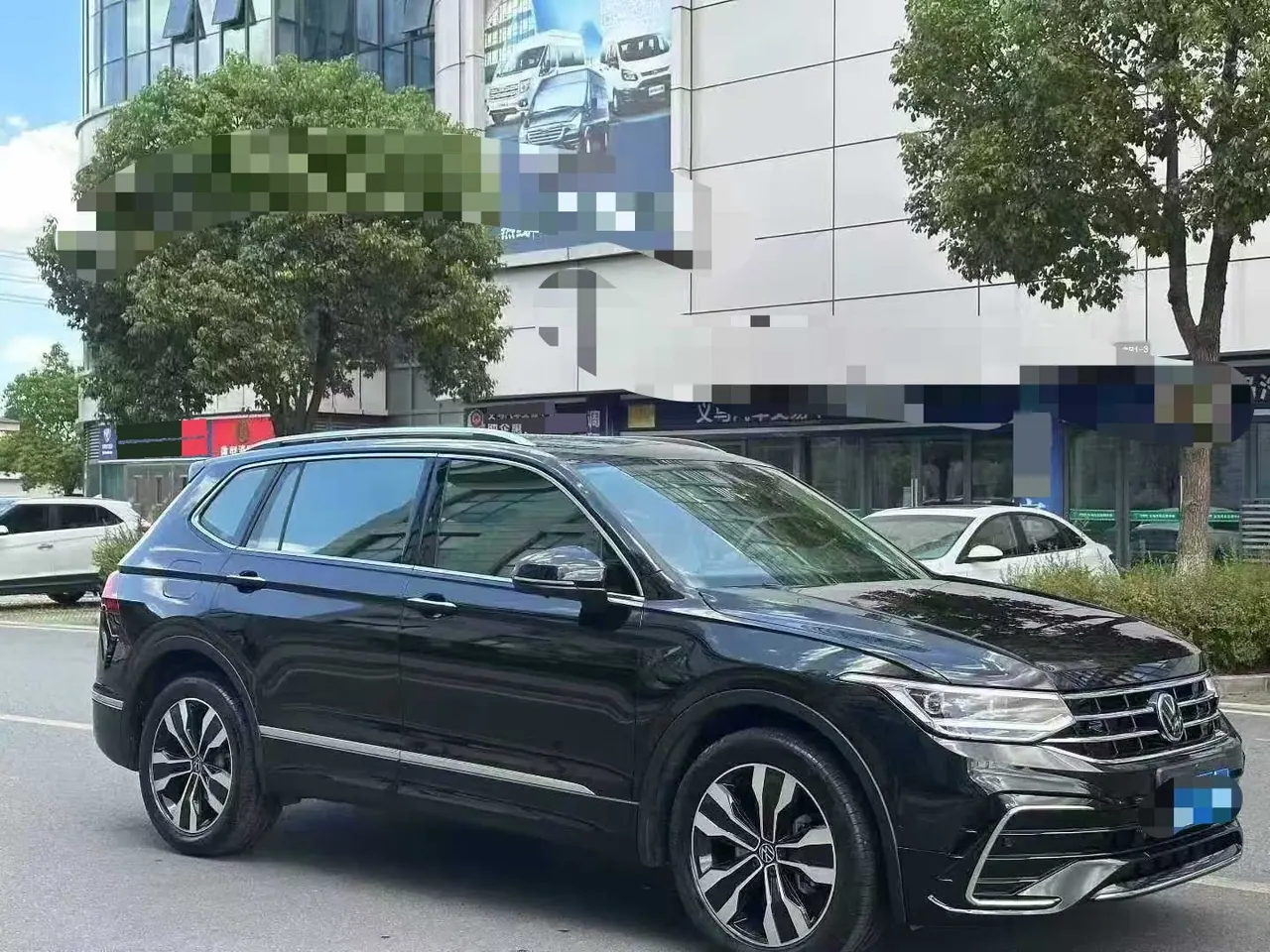 Volkswagen 2024 Tiguan L R-Line 2.0TSI 330TSI Two‑wheel‑drive R‑Line Dragon Glory Edition Automatic 3