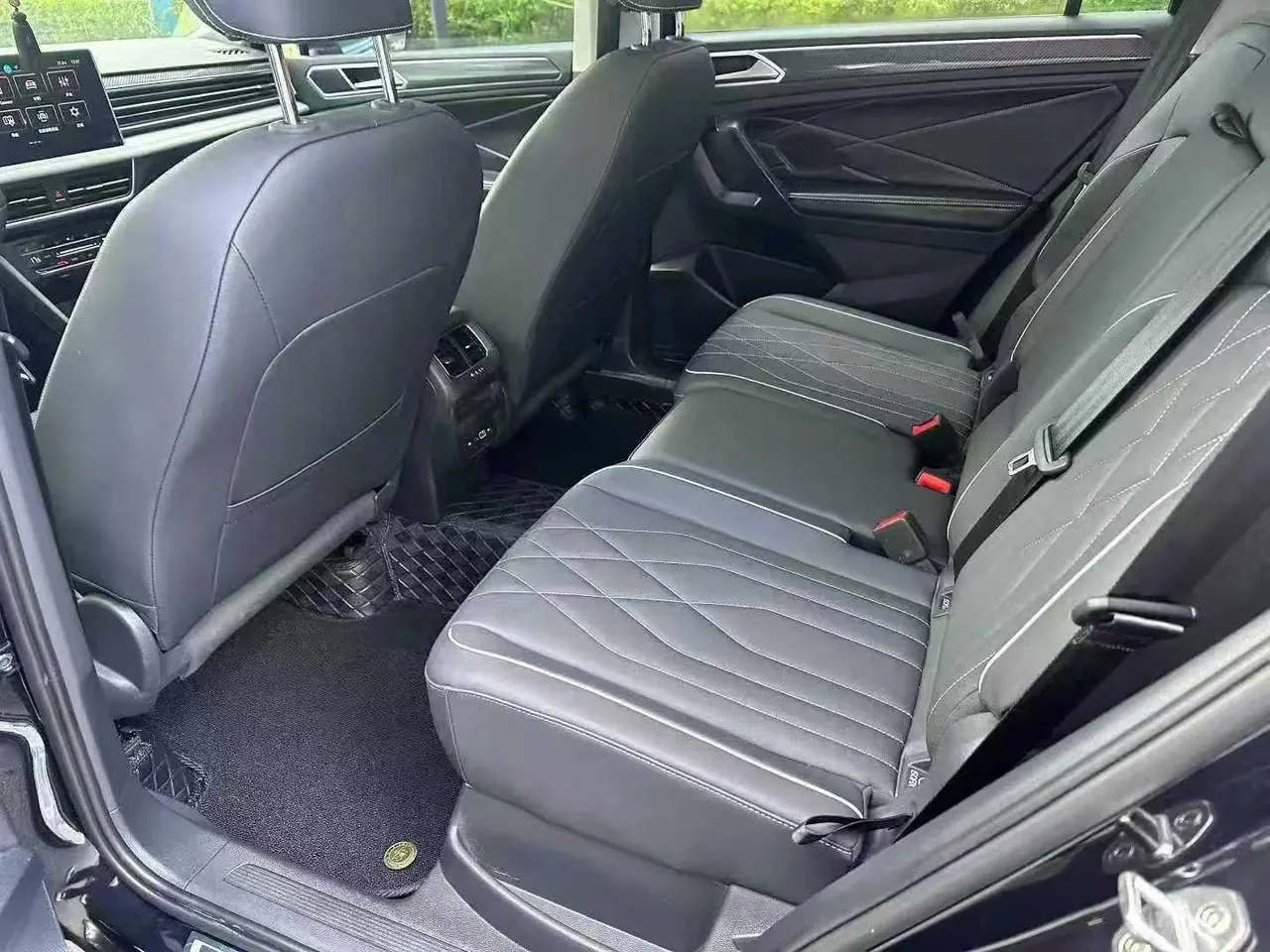 Volkswagen 2024 Tiguan L R-Line 2.0TSI 330TSI Two‑wheel‑drive R‑Line Dragon Glory Edition Automatic 6