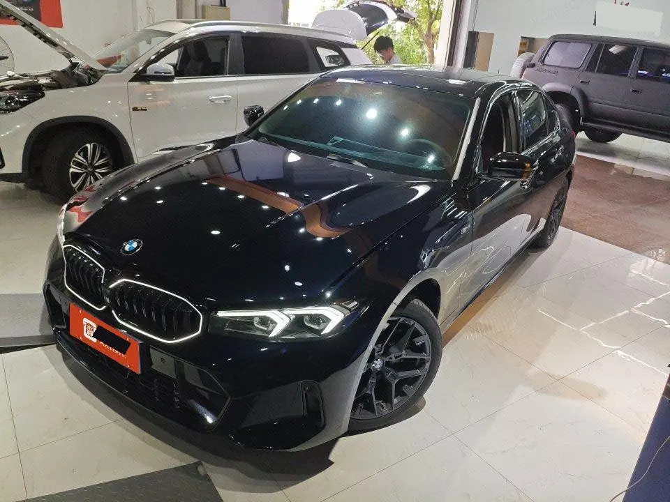 打开图片灯箱:BMW 3 Series 2026 330Li 2.0T M Sports Obsidian Night Suit Automatic Gear