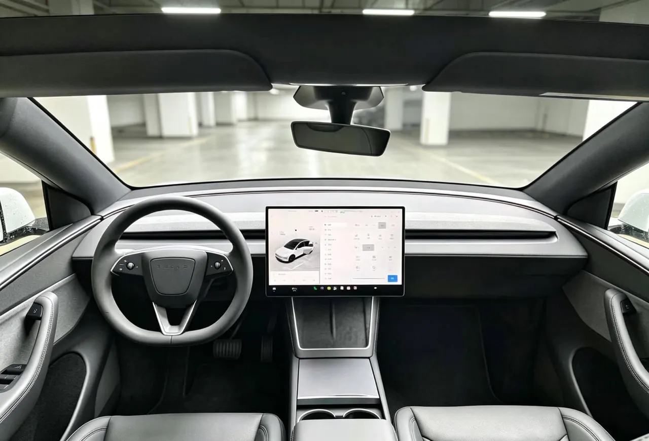 Tesla 2026 Model Y Rear-Wheel-Drive Automatic 3