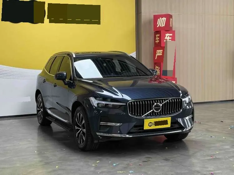 Volvo 2025 XC60 48V 2.0T B5 4-wheel drive Zhiyuan Deluxe Edition Automatic Gear 3