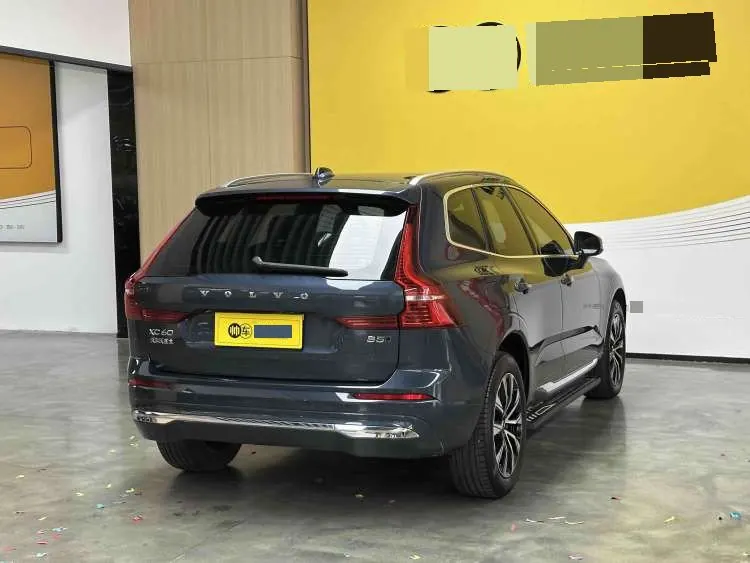 Volvo 2025 XC60 48V 2.0T B5 4-wheel drive Zhiyuan Deluxe Edition Automatic Gear 5