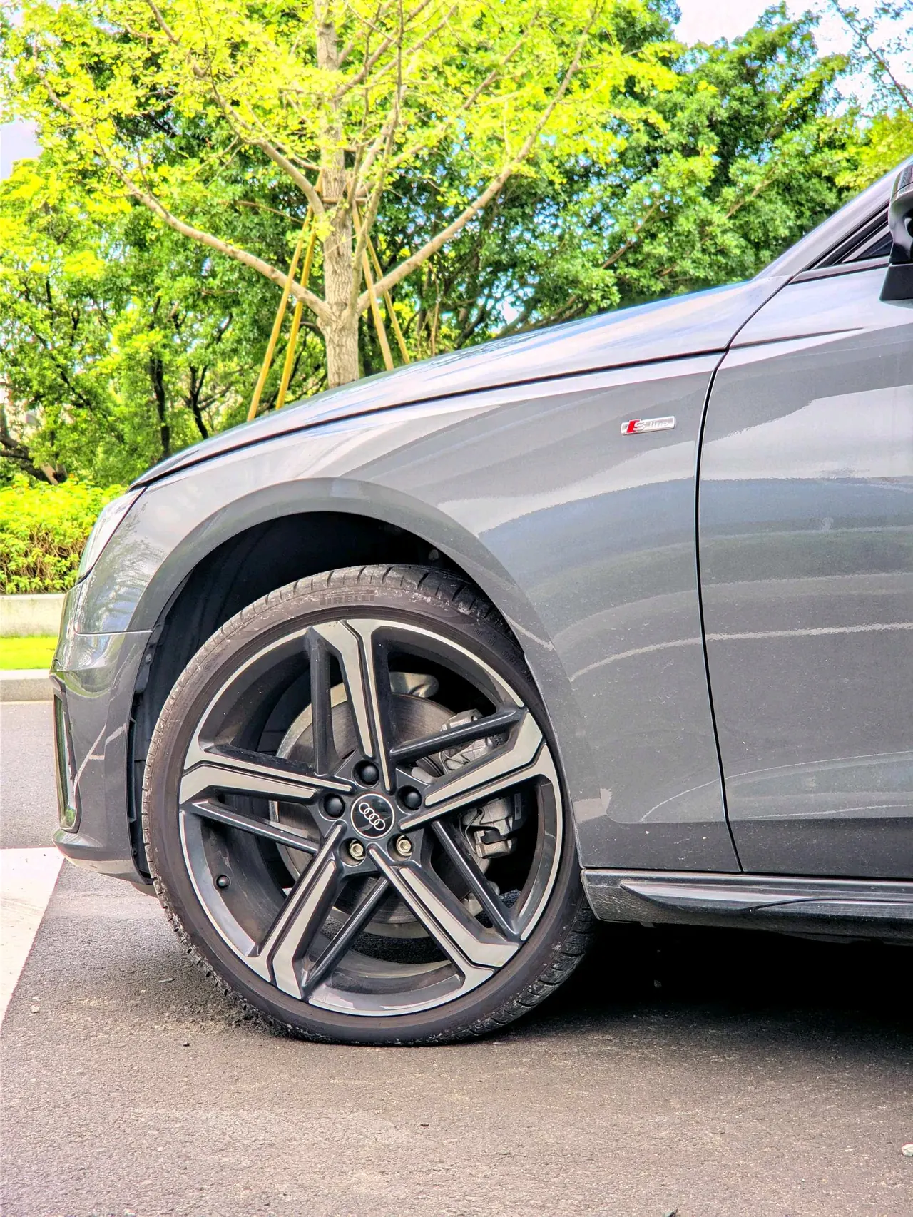 Audi 2024 A4L 2.0TFSI 40TFSI Deluxe Dynamic Automatic 19