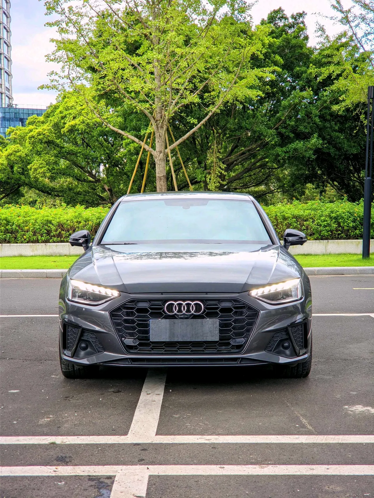 Audi 2024 A4L 2.0TFSI 40TFSI Deluxe Dynamic Automatic 2