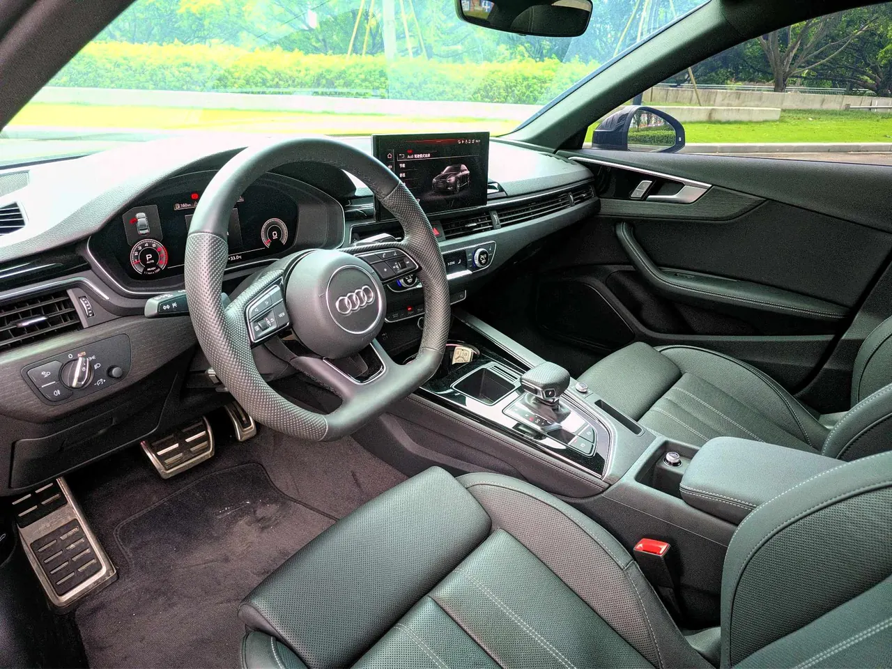Audi 2024 A4L 2.0TFSI 40TFSI Deluxe Dynamic Automatic 4