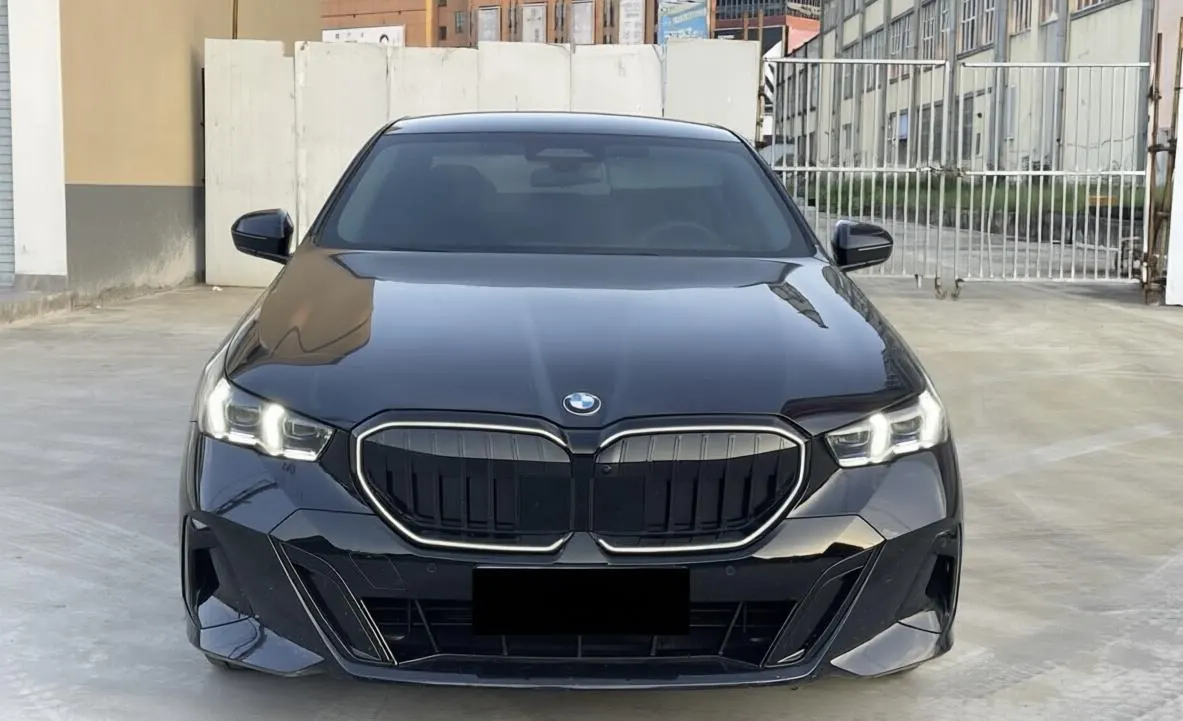 BMW 5 Series 2026 530Li 48V 2.0T Exclusive M Sports Suit (Modified) Automatic Gear 4