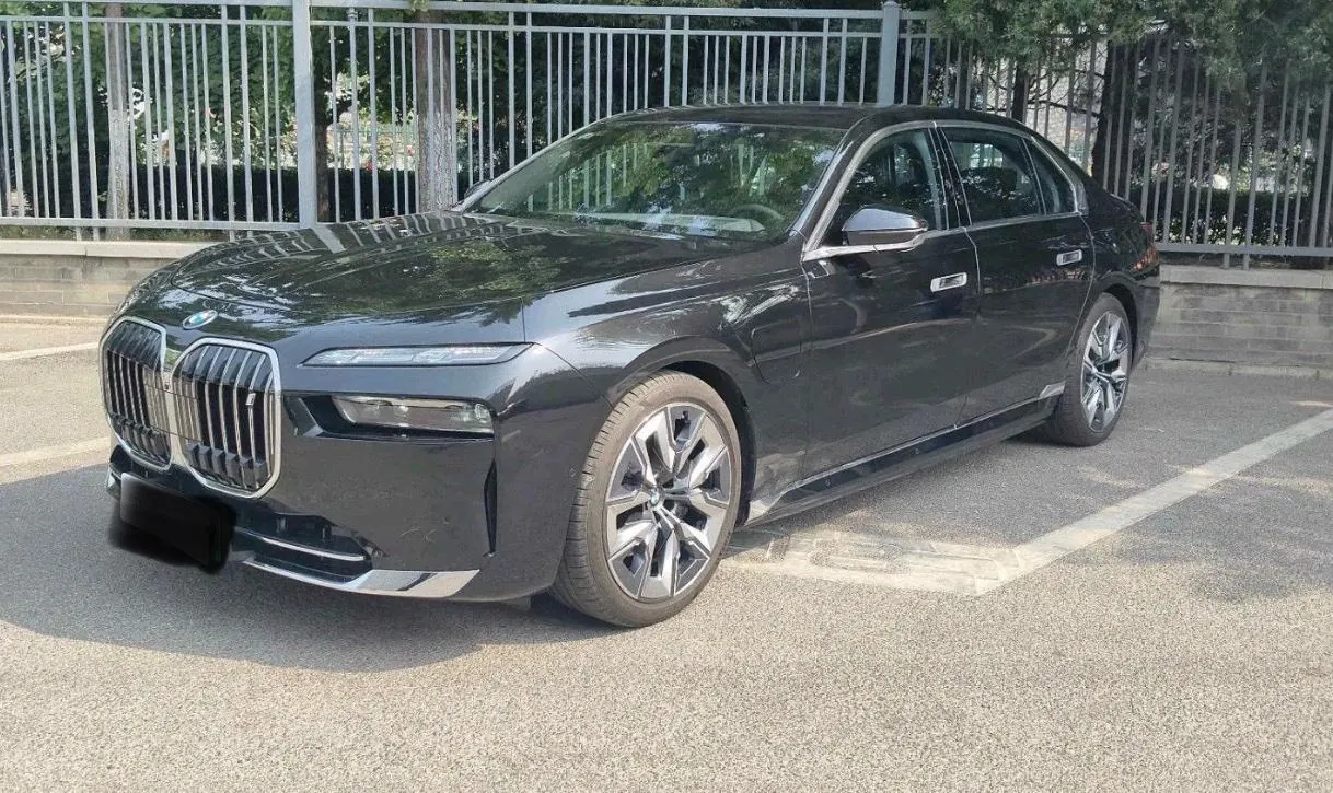 BMW i7 (Imported) 2023 i7 eDrive50L Enjoy M Sports Suit Automatic Gear - View 1
