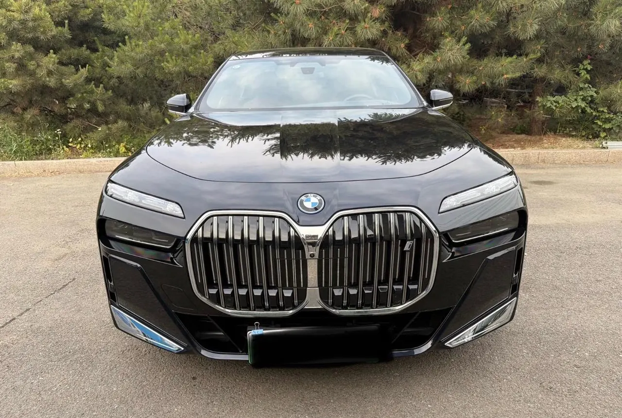 BMW i7 (Imported) 2023 i7 eDrive50L Enjoy M Sports Suit Automatic Gear 3
