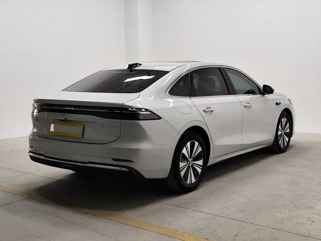 Geely Galaxy 2025 A7 EM-i 1.5 150km Discovery Edition Automatic Gear 2