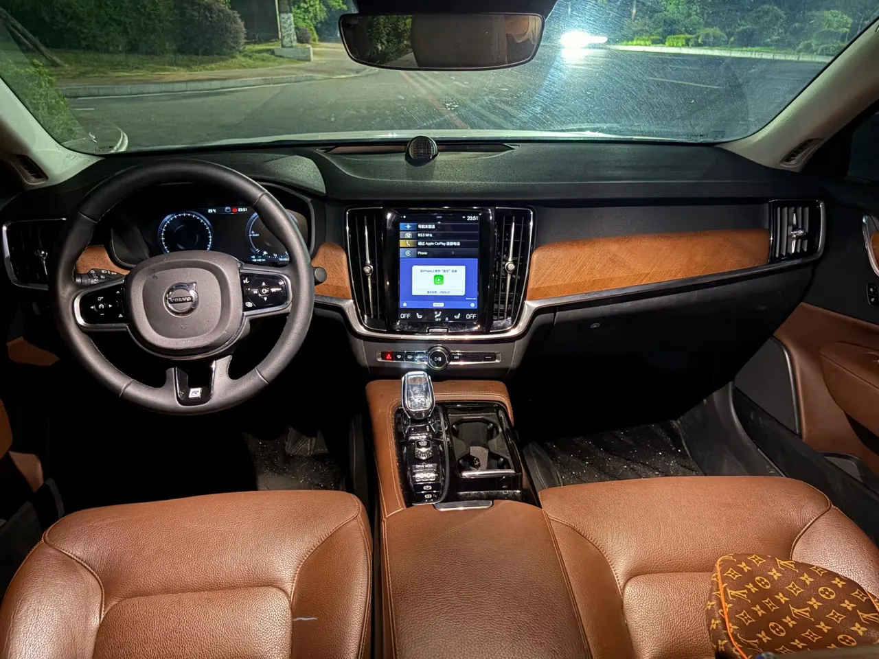 Volvo S90 New Energy 2020 S90 PHEV 2.0T T8 Zhiyi Deluxe Automatic Gear 8