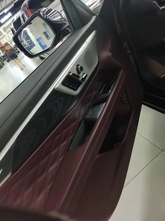 Cadillac 2026 CT6 2.0T 28T flagship automatic gear 3