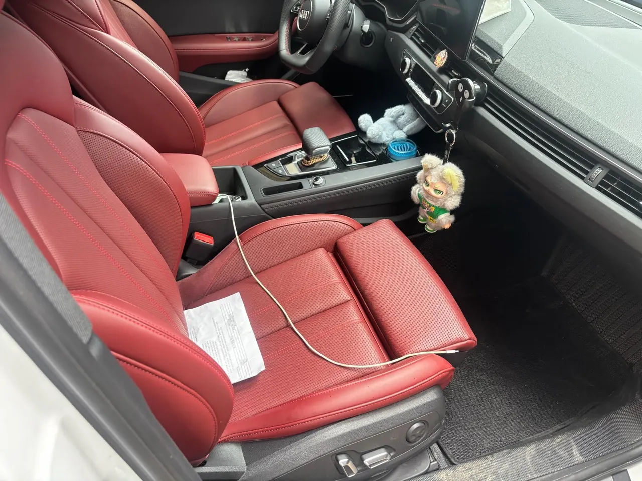 Audi 2025 A4L 2.0TFSI 40TFSI 2 million Deluxe Edition Deluxe Dynamic B & O Starry Night Edition Automatic Gear 4