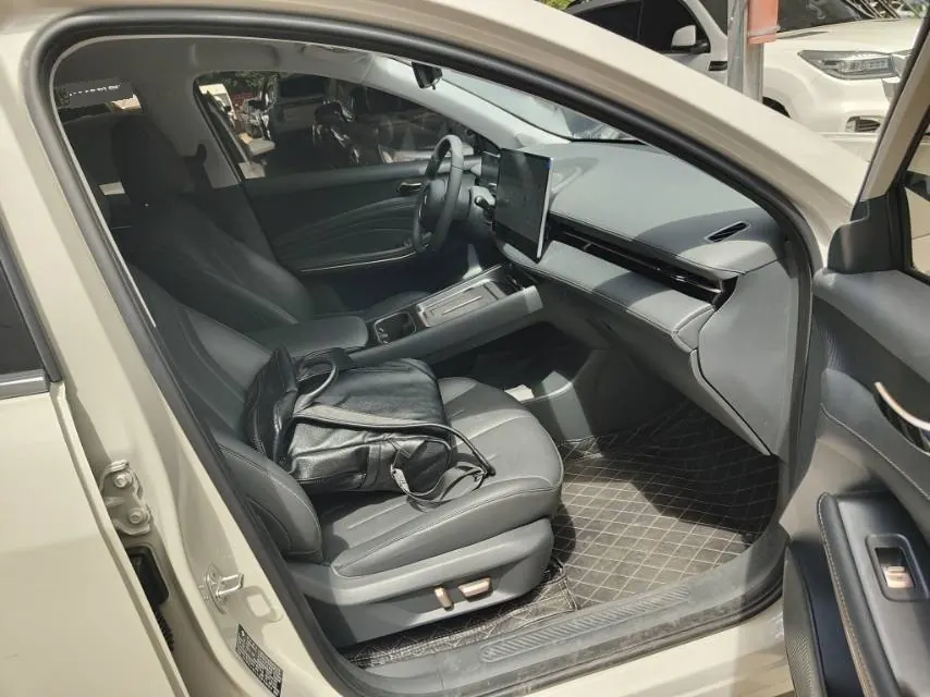 BaoJun 2026 Yunhai 1.5 stepless 140km standard automatic gear 3