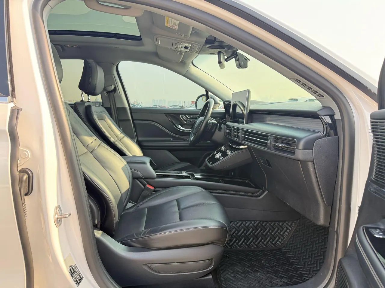 Lincoln 2020 adventurer 2.0T two-wheel drive Zunyue version automatic gear 13