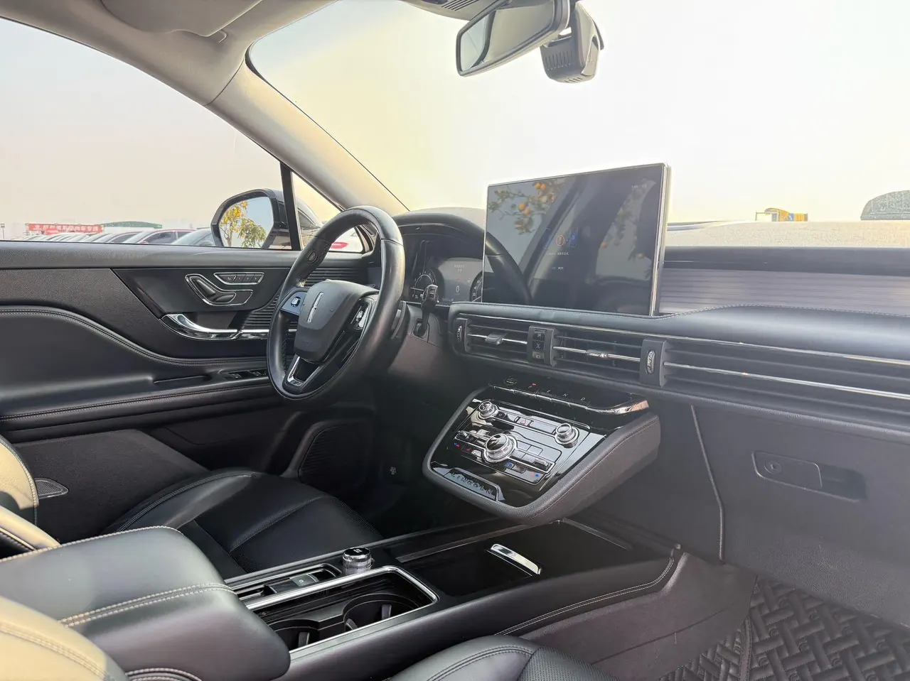 Lincoln 2020 adventurer 2.0T two-wheel drive Zunyue version automatic gear 14