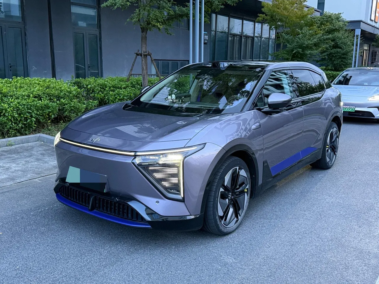 HiPhi 2023 HiPhi Y 560km Elite Automatic Gear - View 1