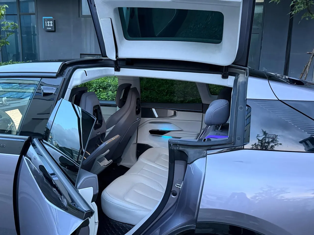 HiPhi 2023 HiPhi Y 560km Elite Automatic Gear 5