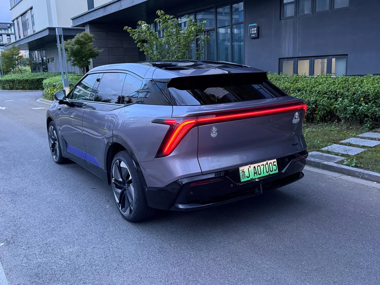HiPhi 2023 HiPhi Y 560km Elite Automatic Gear 6