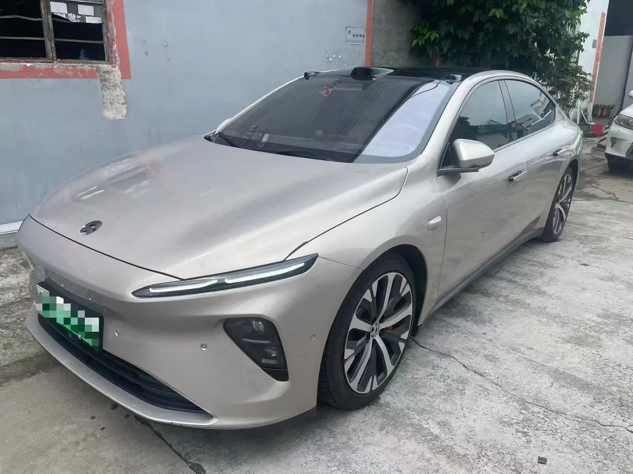 NIO 2023 ET7 75kWh automatic gear - View 1