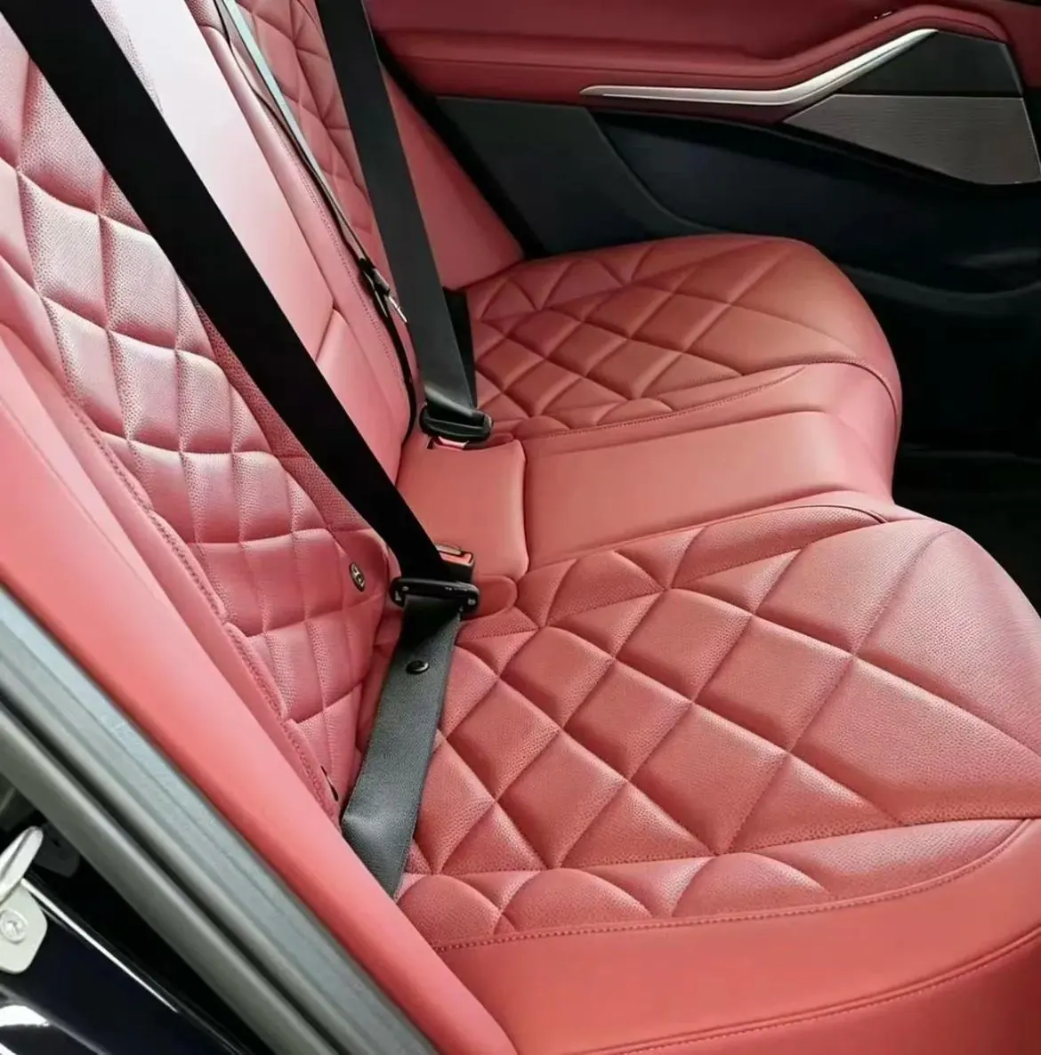 打开图片灯箱:BMW 2023 X5 xDrive30Li 48V 2.0T exclusive m sports obsidian night suit automatic gear