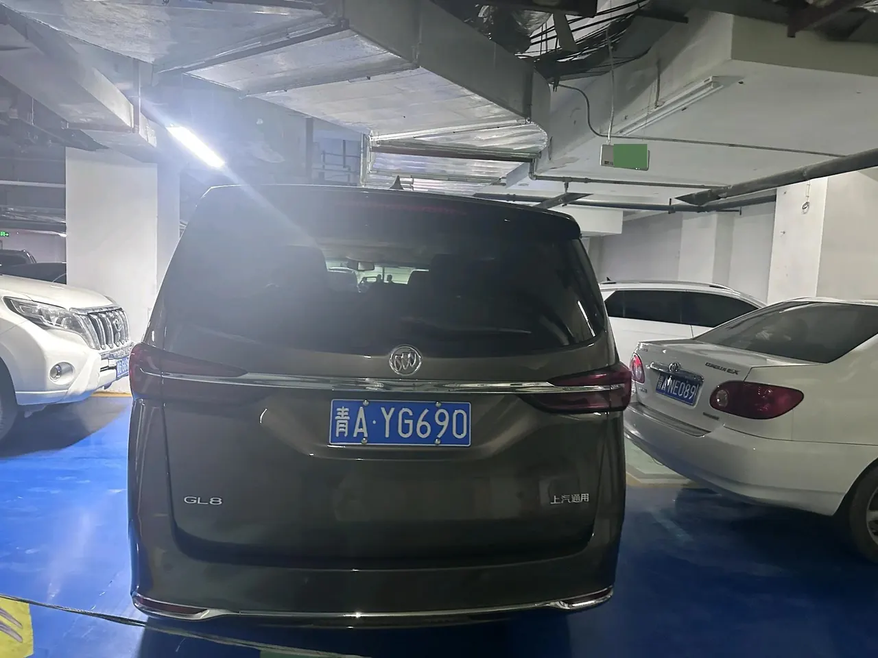 Buick 2023 GL8 Land Business Class 48V 2.0T 652T Luxury Automatic Gear 6