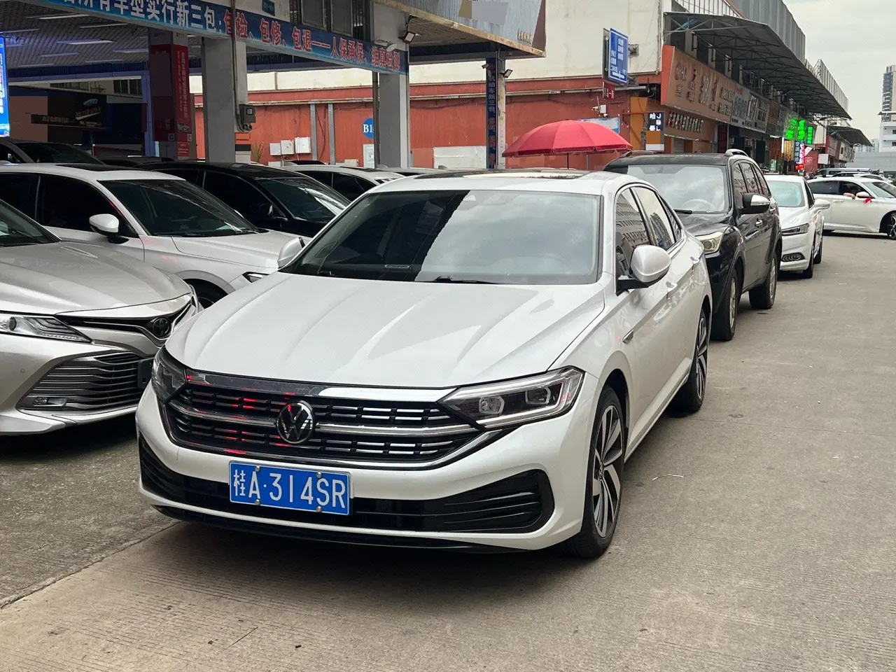 打开图片灯箱:Volkswagen 2023 Sagittarius 1.5TSI 300TSI Excellent Edition Automatic Gear