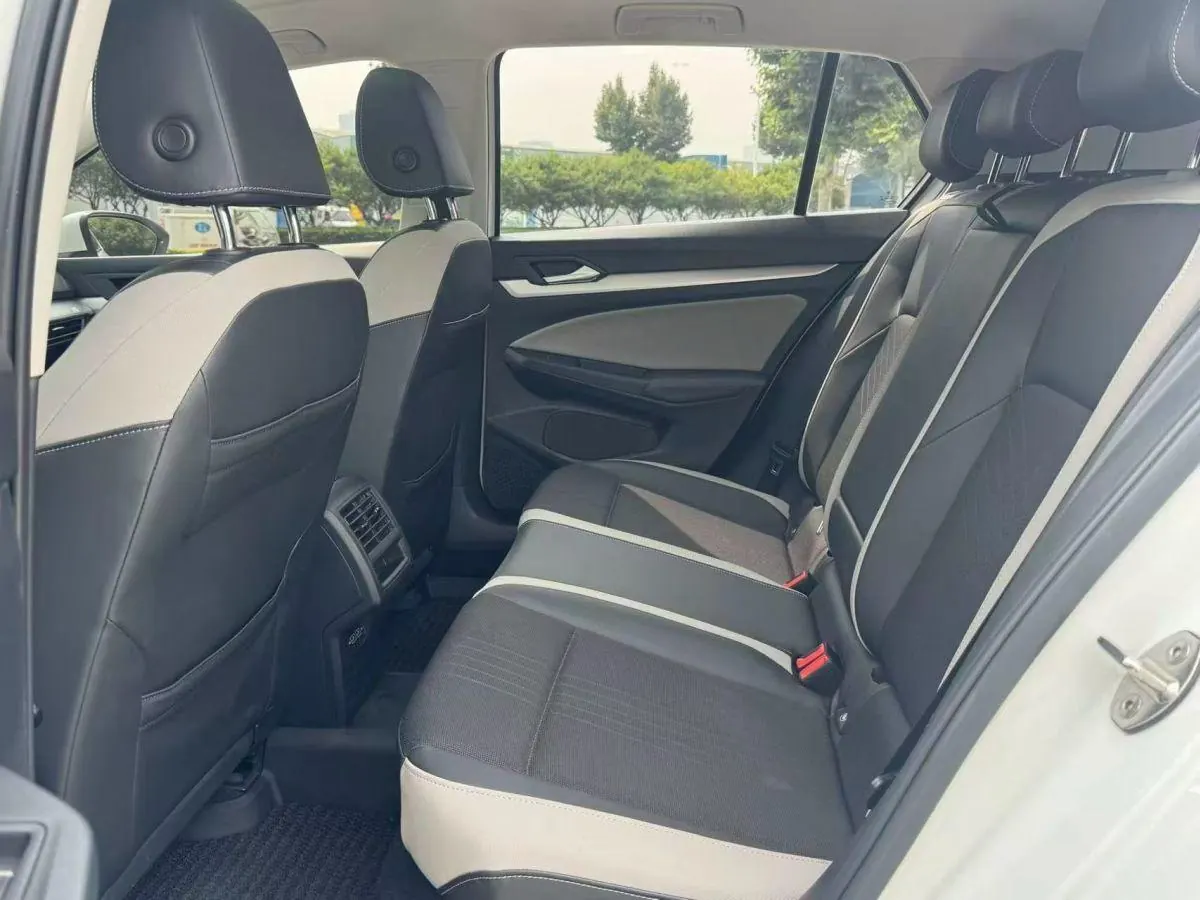 Volkswagen 2021 Golf 8 PRO 1.4TSI 280TSI Automatic 5