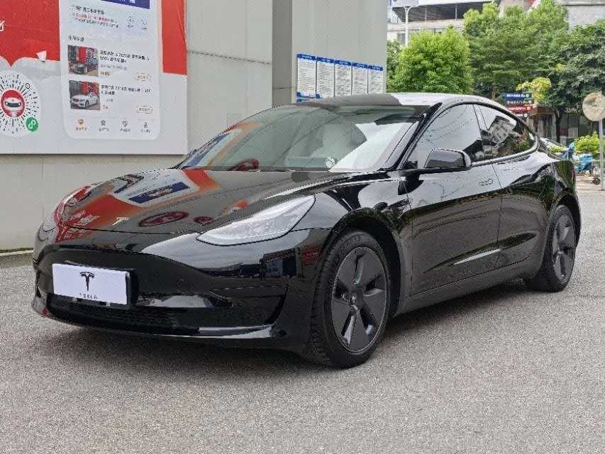 Open image lightbox: Tesla 2022 Model 3 rear-wheel drive version of automatic transmission