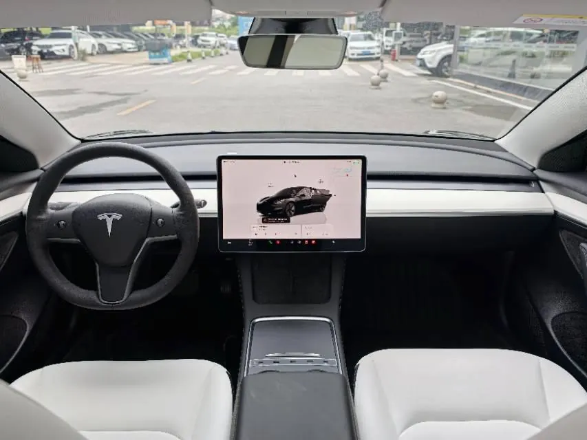 Tesla 2022 Model 3 rear-wheel drive version of automatic transmission 4